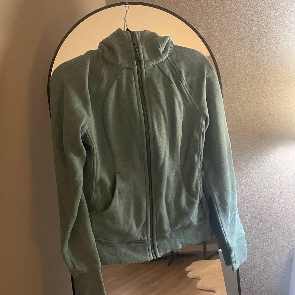 Lululemon Scuba Jacket Size 6, great condition